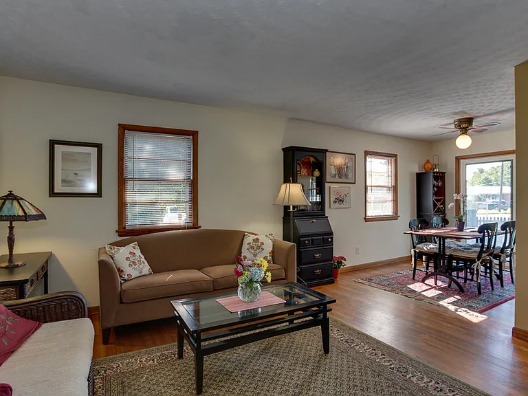 101 Lamper Rd — Photo 8