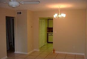 4th image of 526 Live Oak St #1120