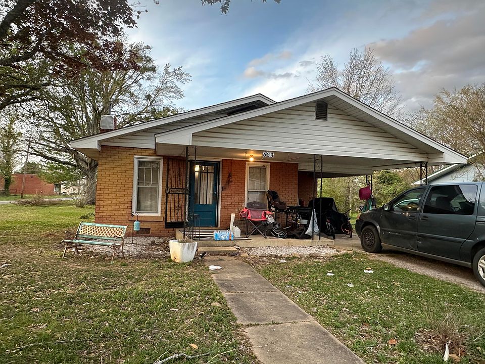 1st image of 685 Ridge Ave
