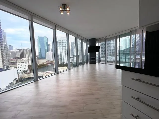 92 SW 3rd St #1801 — Photo 19