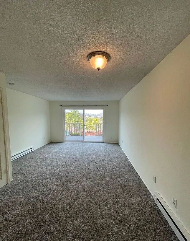 2 bed, 1.5 bath, 895 sqft, $2,795 — Photo 4