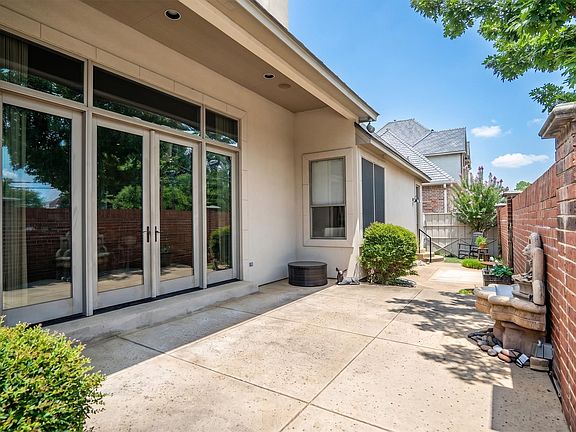 2nd image of 12 Park Row Ct
