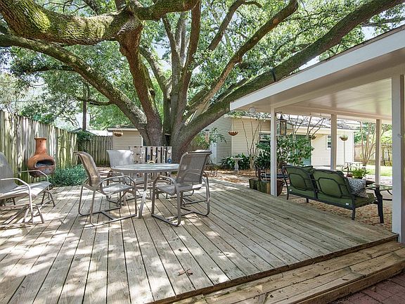 4th image of 2034 Rowcliff Dr