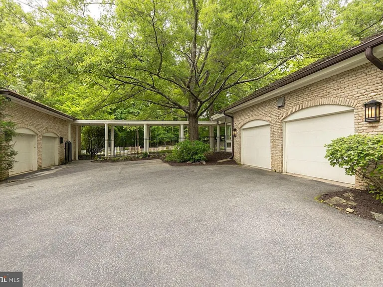 9612 Halter Ct — Photo 17