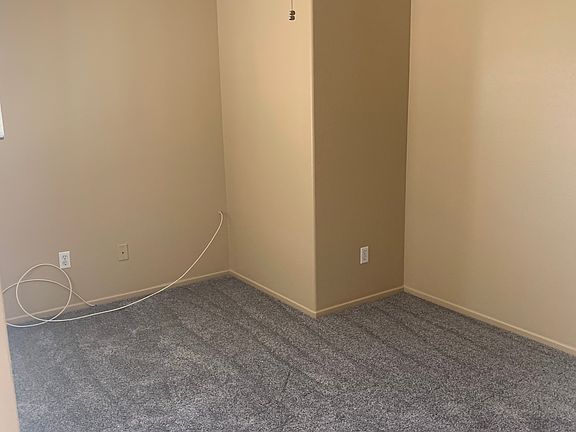 4th image of 32601 Dahlia Ln