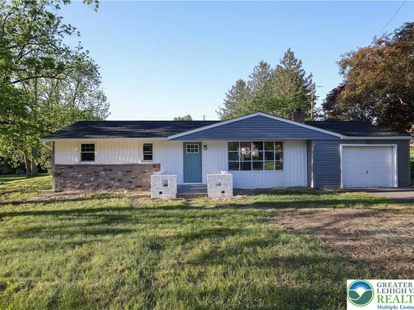 450 Walnut Dr, Northampton, PA 18067