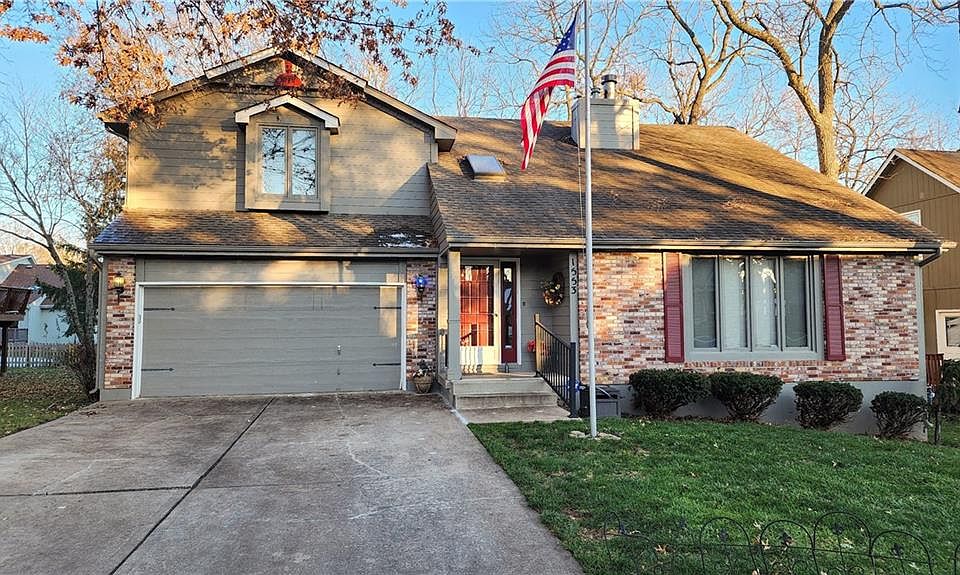 1st image of 1553 NE Neawanna Dr