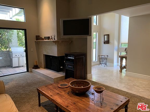4th image of 1541 Palisades Dr #1