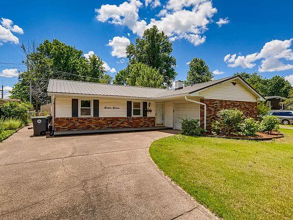 2nd image of 1611 Crystal Ct