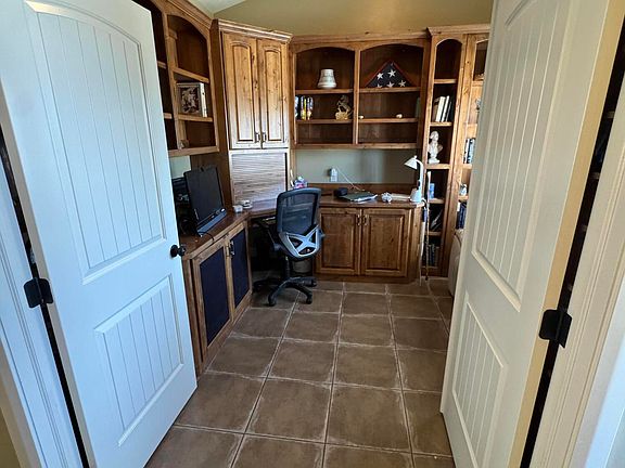 4th image of 1130 E Fiddlers Canyon Rd