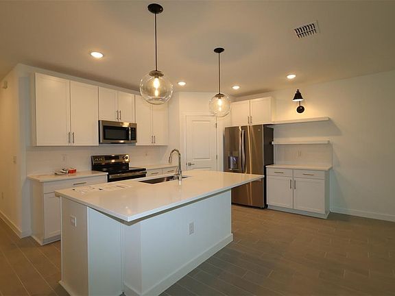 5th image of 4272 SW 141st Ln
