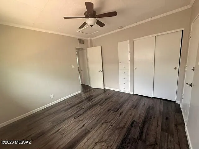 1909 E 8th St — Photo 12