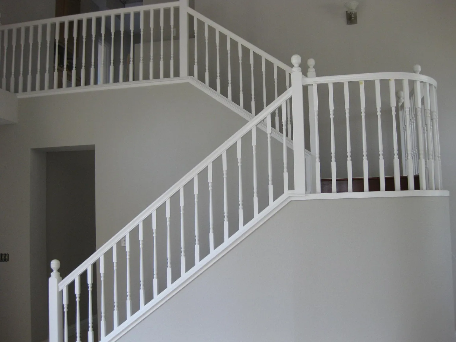 3 bed, 2.5 bath, 1990 sqft, $3,450 — Photo 2