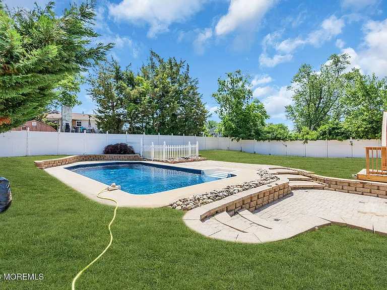 24 Woodlark Rd — Photo 26
