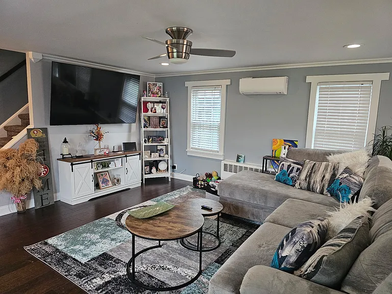 997 Edgemere Dr — Photo 3