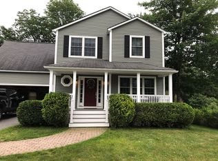 30 Topsham Xing, Topsham, ME 04086