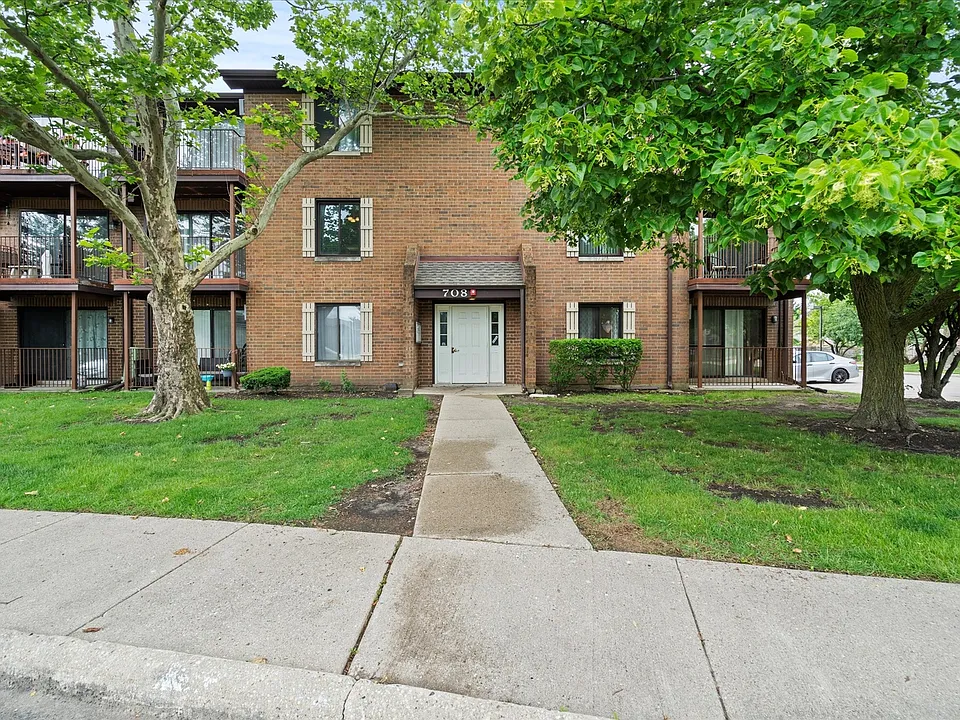 708 N Briar Hill Ln #3