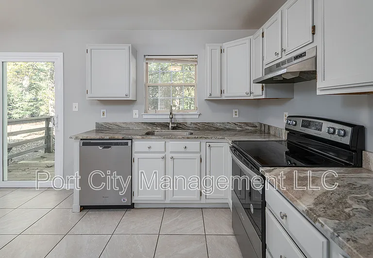 16 Taiper Ct #1 — Photo 17