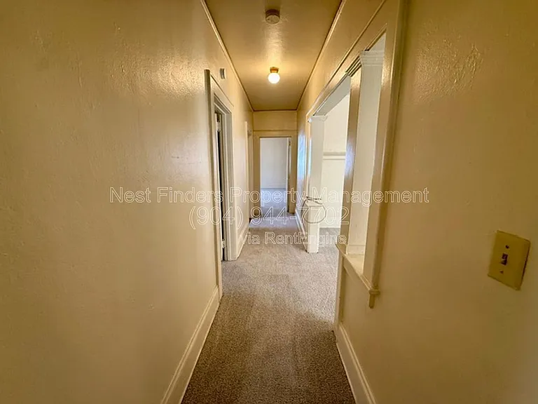2309 College St — Photo 5