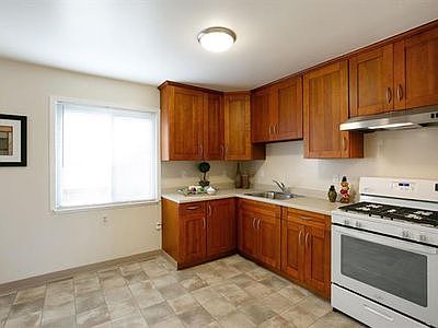 2nd image of 202 2nd St
