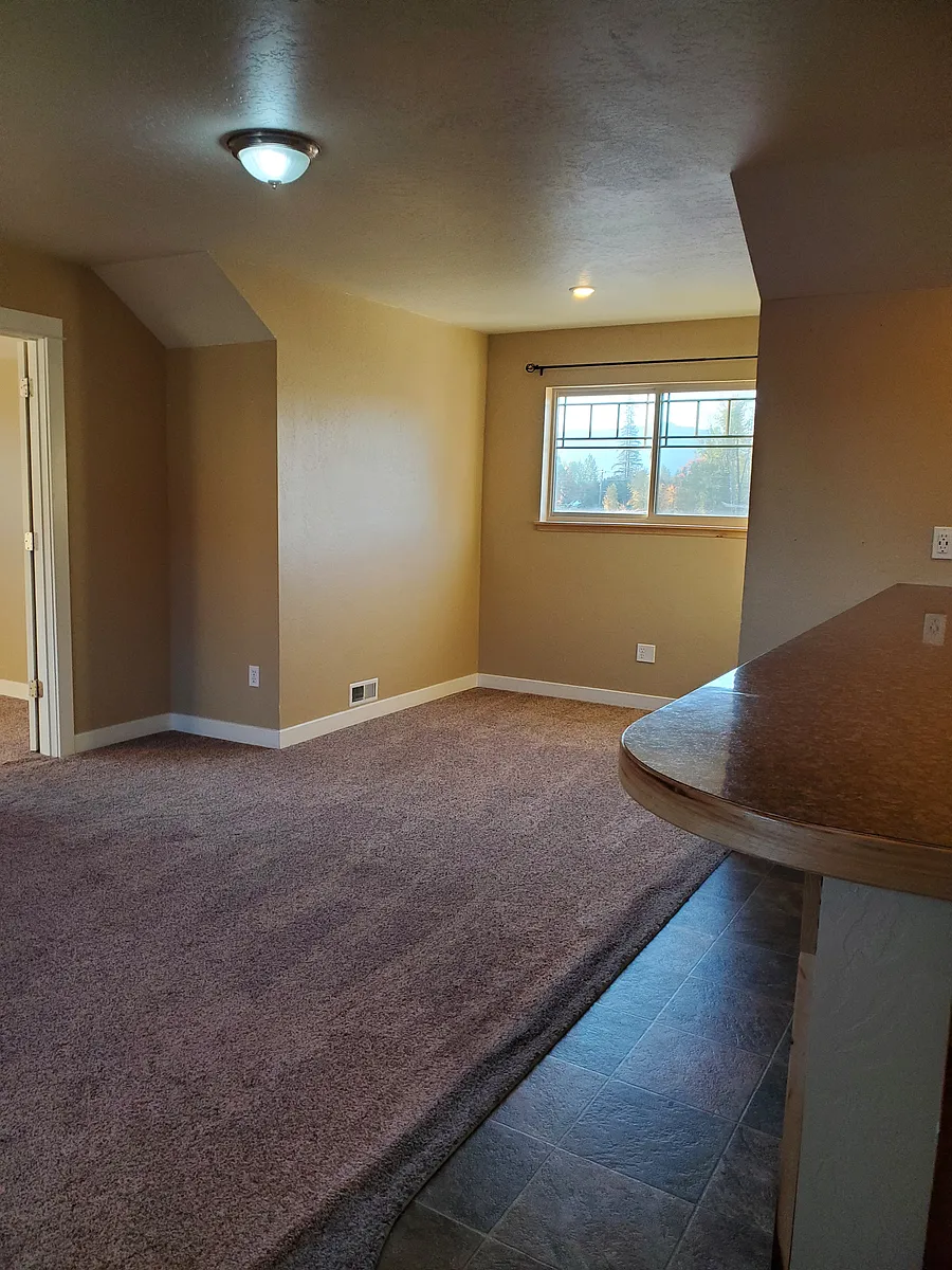 Building Photo - 405 Vermeer Dr #E