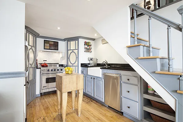 Sold by Stribling | media 18