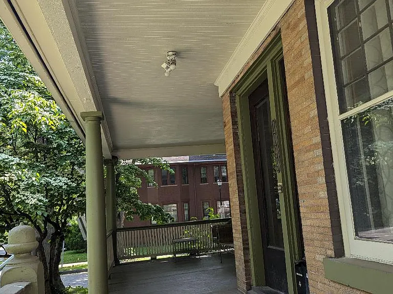 1099 Park Ave #1 — Photo 29