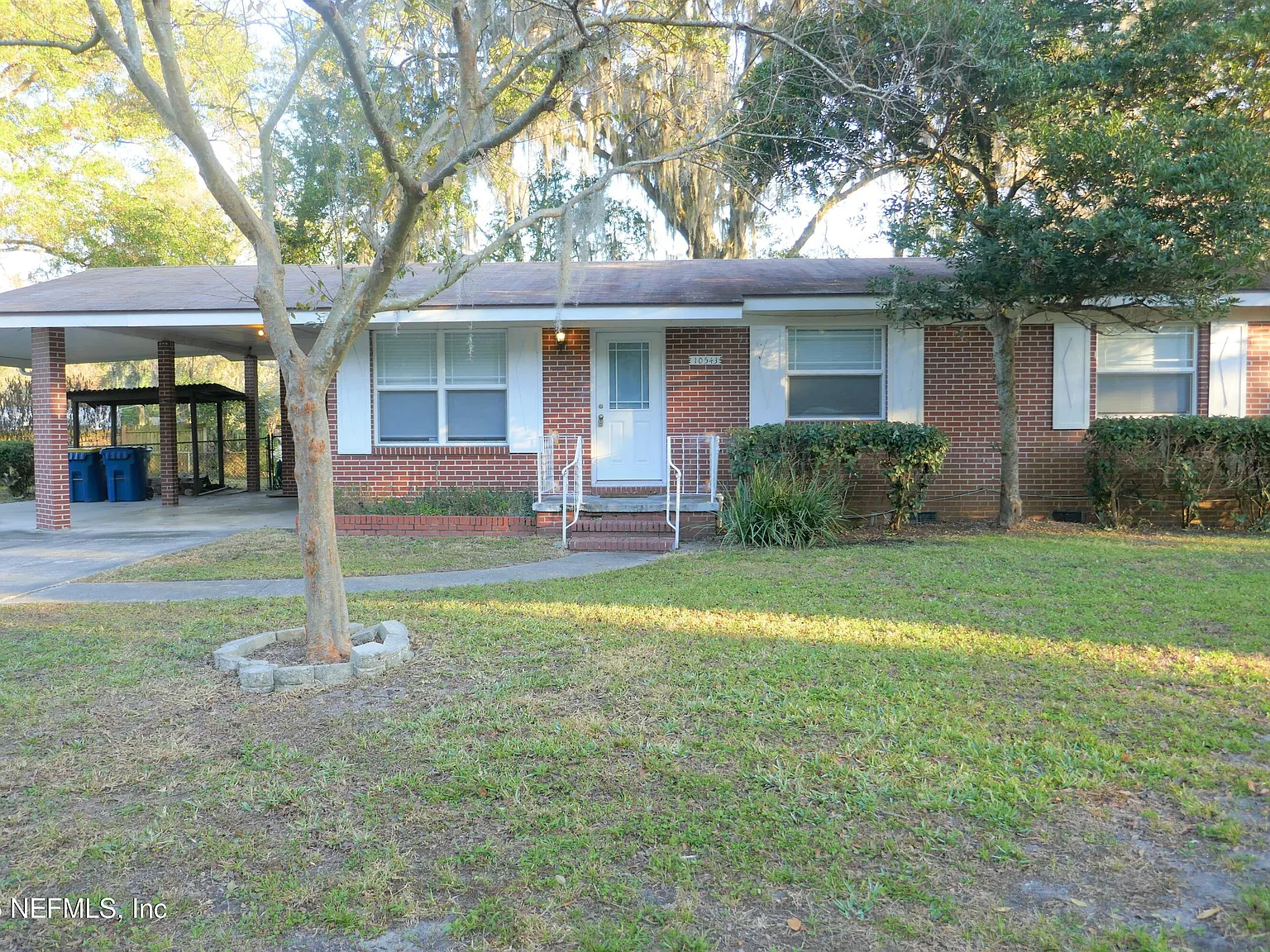 3 bed, 2.0 bath, 1256 sqft, $1,900 — Photo 2