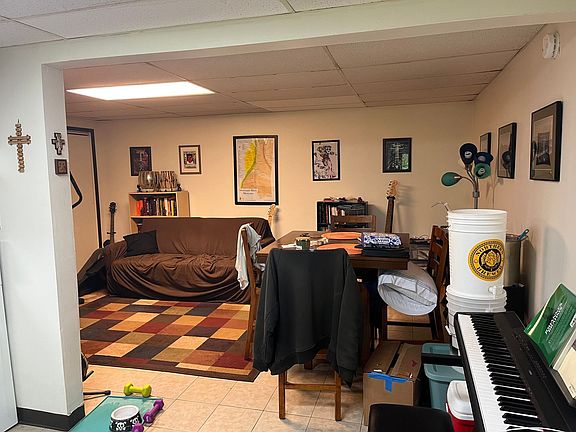 5th image of 106 E Sunset Ave #106