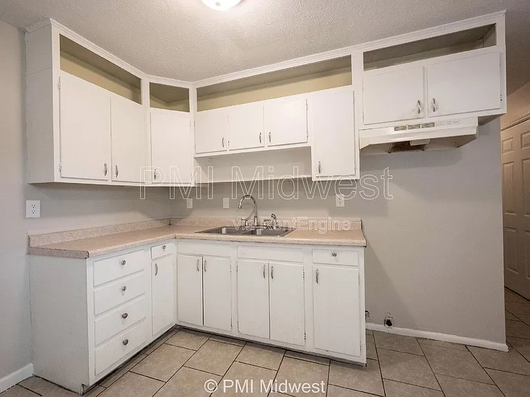5925 Sunwood Dr — Photo 9