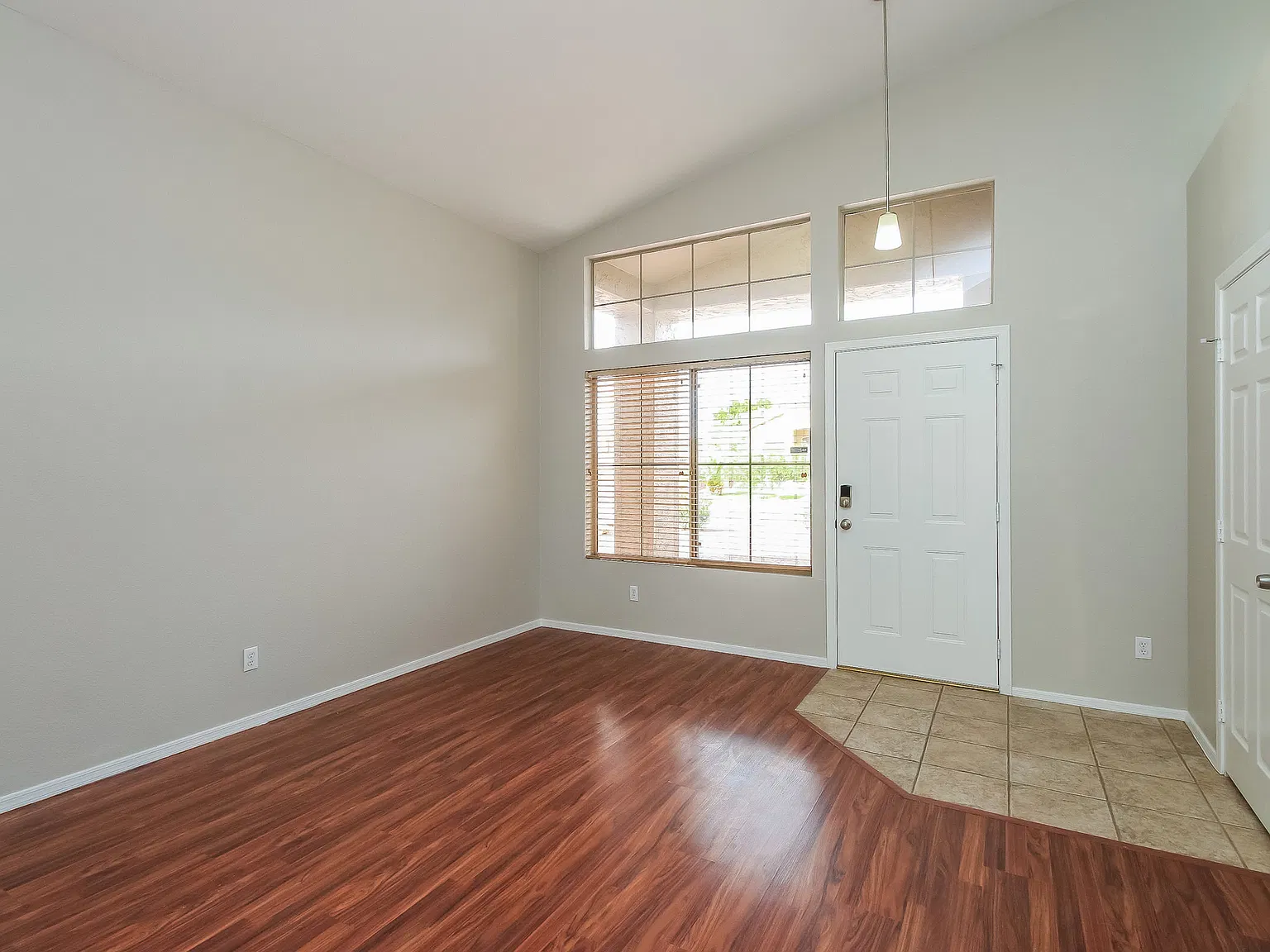 3 bed, 1620 sqft, $2,285 — Photo 4