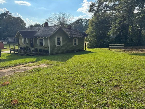 201 Moore Ave, Walhalla, SC 29691