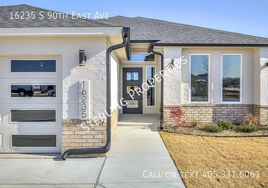 4 bed, 2.5 bath, 2402 sqft, $2,995 — Photo 3
