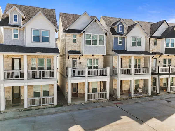 220 Lanyard Dr, Lewisville, TX 75057