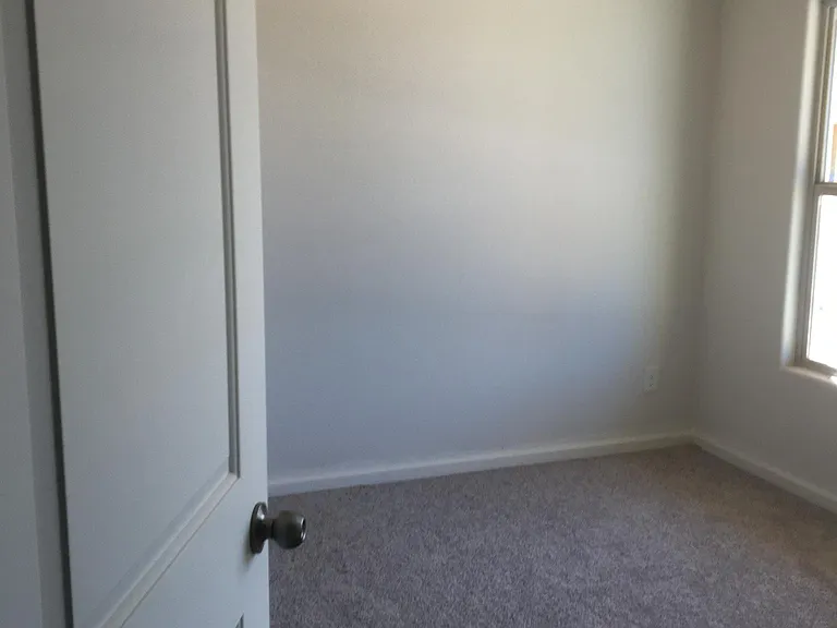 112 W Watson Pl — Photo 3