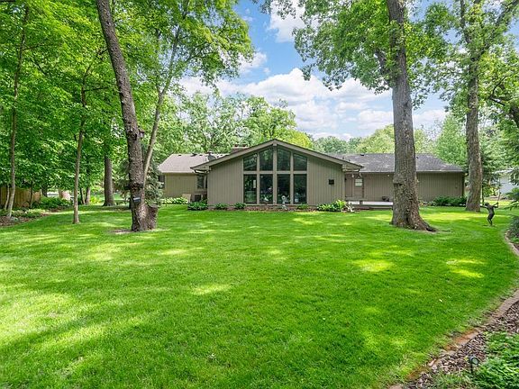 3rd image of 8127 Pennsylvania Cir