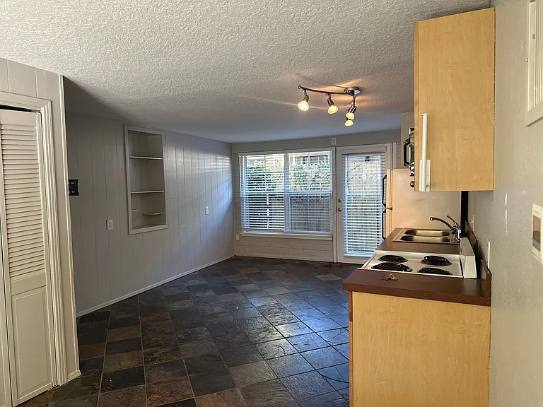 1700 Nebraska St #2 — Photo 10