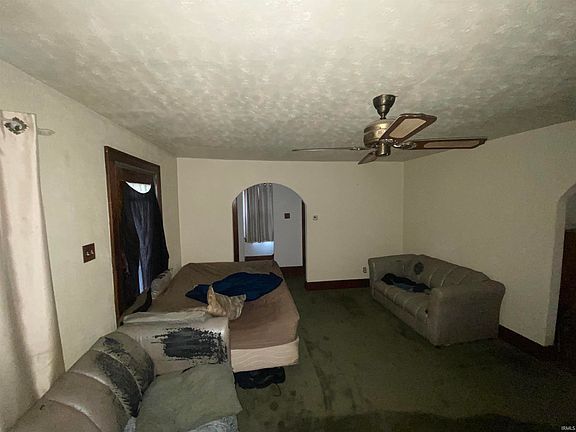 5th image of 3525 Lincolnway E