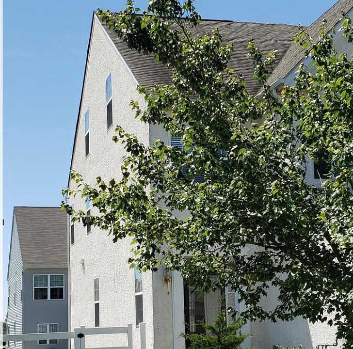 1st image of 338 Wilmore Dr