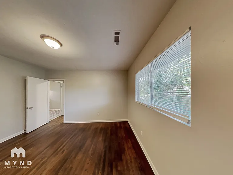4813 Court M — Photo 10