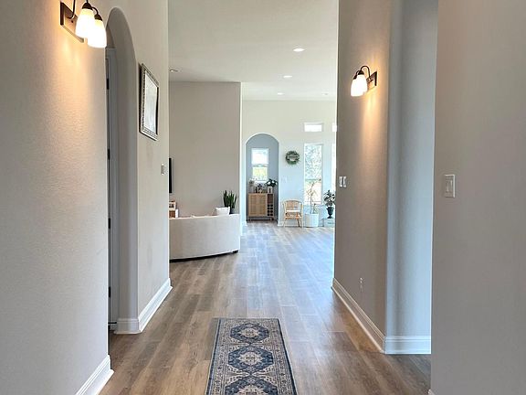 4th image of 1936 Halflinger Ln