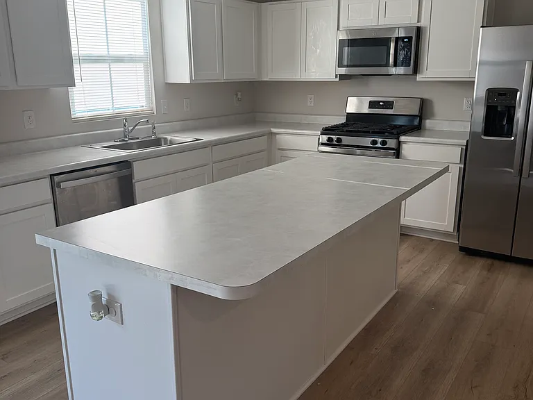 1730 Cascades Dr — Photo 3