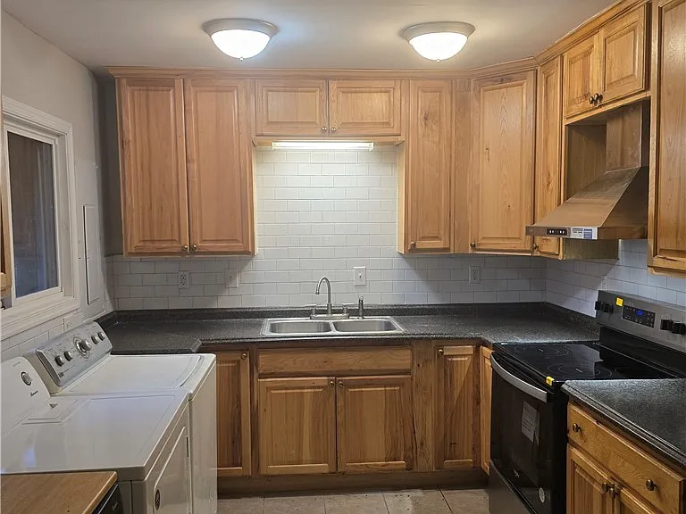 1402 Mormac Rd — Photo 6