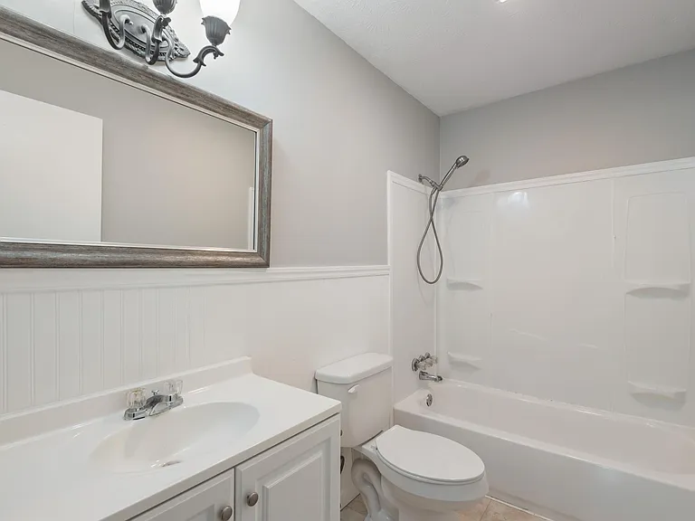 3218 Chantilly Dr — Photo 3