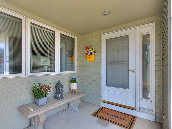 3rd image of 1623 Woodhaven Cir