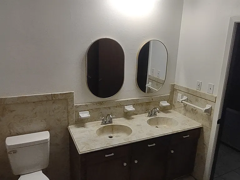 1005 Lester Dr — Photo 3