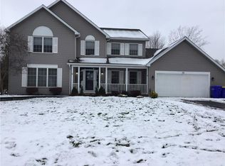 26 White Oak Bnd, Rochester, NY 14624
