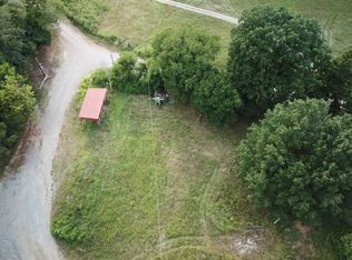 2 Lusk Rd, Golconda, IL 62938