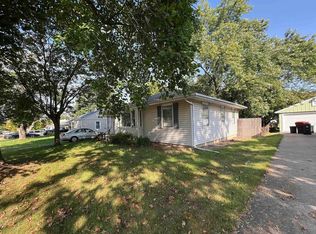 817 W Ridge Rd, Peoria, IL 61614