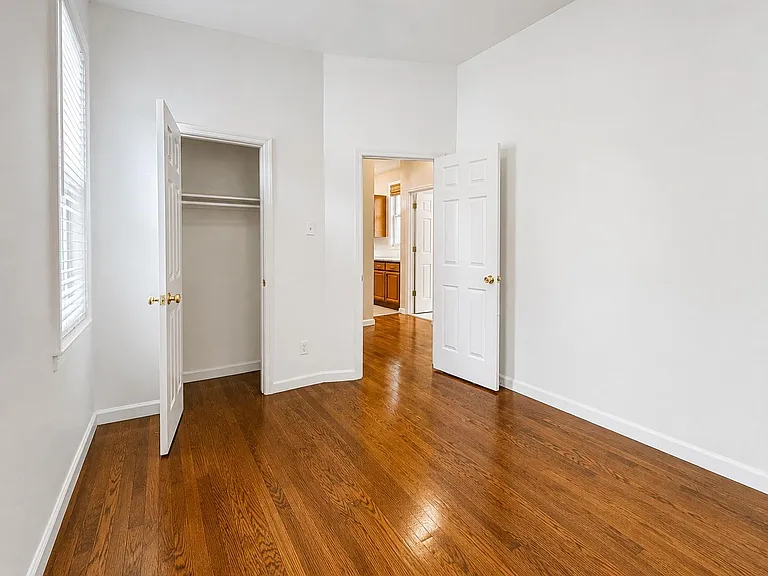 22 E 33rd St #1 — Photo 8
